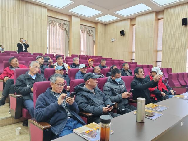 杨斌讲授《大理石画屏的形成与文化发展》