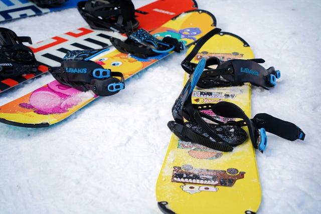 冬日娱雪去哪嗨？毕棚沟月亮湾冰雪娱乐场邀你赴约第八届冰雪温泉节丨“川”越冰雪遇见你