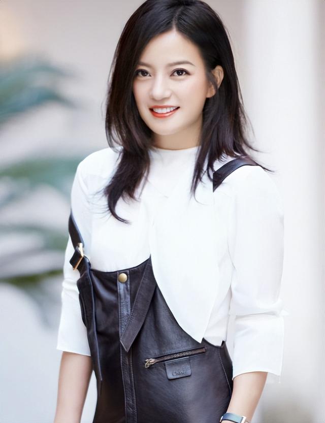 黄晓明公开点名才几天，赵薇近况接连曝光，有一点4年前就注定