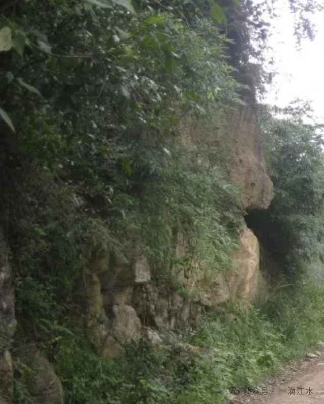 古驿道上峡口，清朝知府写了诗，还有取金匾、飞龙寺等传奇故事