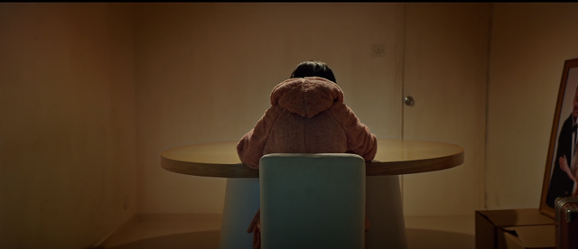 替夫入狱，监狱血战，全港最漂亮的几个女人都救不了她