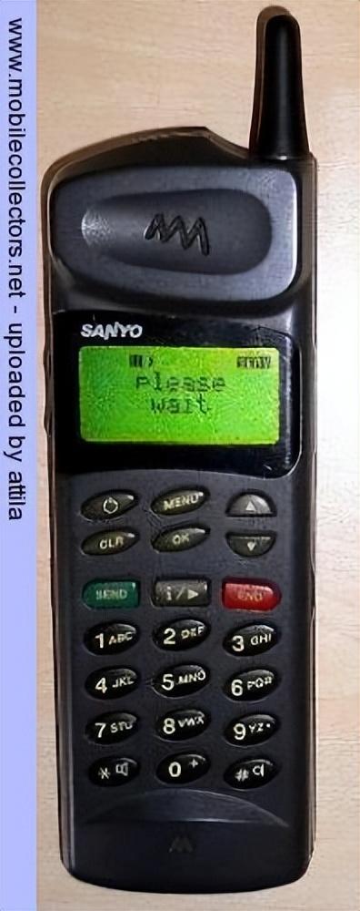 通信历史连载801-第一部GSM手机-三星SGH-100和三洋DMP951-1995年