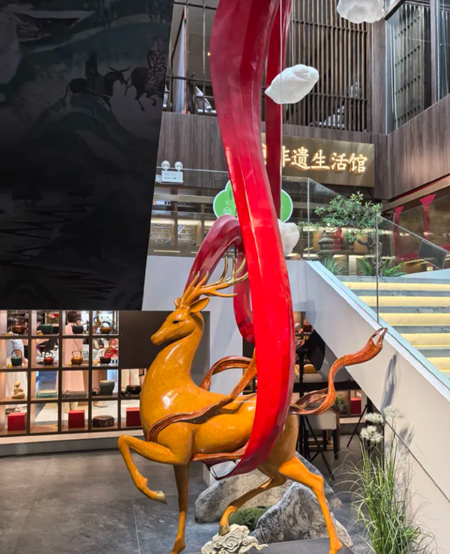 宽窄巷子里，藏着蜀地的自信与闲适