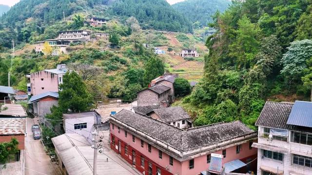 重访开州岳溪善字山：与一座山村的秋日对话，追寻记忆中的乡恋