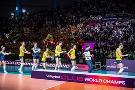 朱婷夺女排世俱杯冠军 跳舞登台领奖 被队友举高高庆祝 央视发文祝贺图片