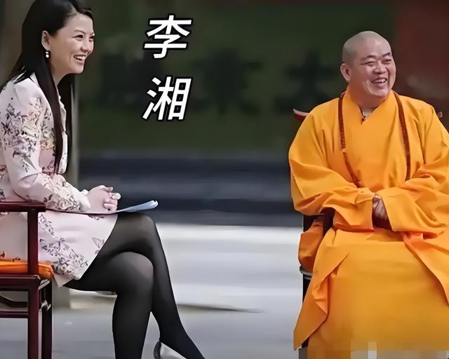 李湘终于不忍了，公开坦白与释永信关系，黑丝亲吻照终于真相大白