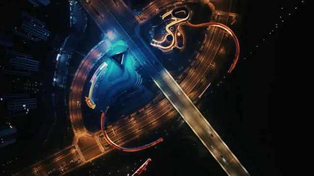 白天能量满满,晚上赛博朋克!射洪这个地方不得了