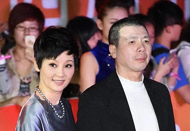 徐帆回应离婚五个月后，冯小刚再惹争议	，养女徐朵竟成了导火索