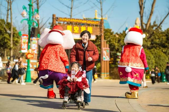 赏花灯，庆佳节！乐海神话世界华灯初上，动物王国喜气满满