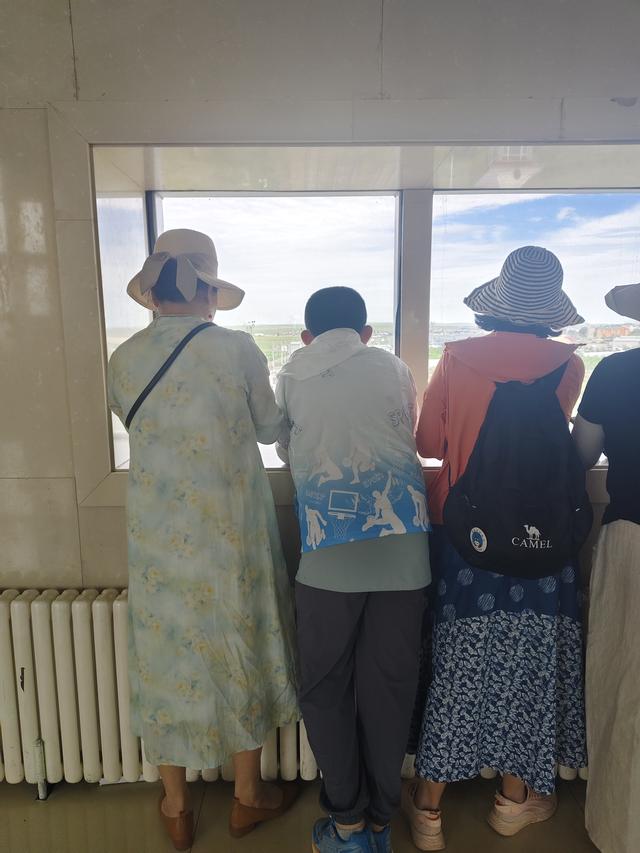 到了满洲里我们做了四件事，其中一件至今难以释怀