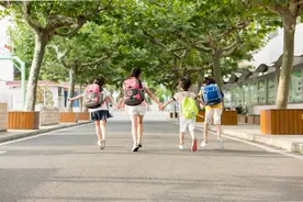 长春今年中小学暑假开学时间图片