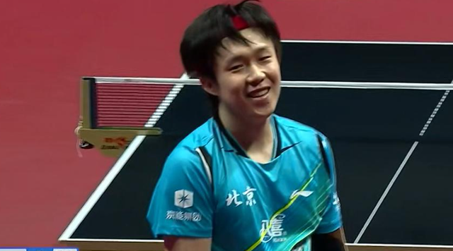 北京男团3-1夺冠！谁注意王楚钦赢球表情，许昕主动拥抱马龙泪目