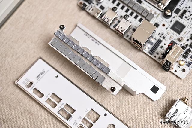 小身材大能量——微星 MPG B850I EDGE TI WIFI 刀锋钛主板开箱简测