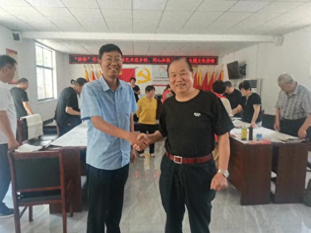 书画名家捐赠墨宝 助力乡村文化建设