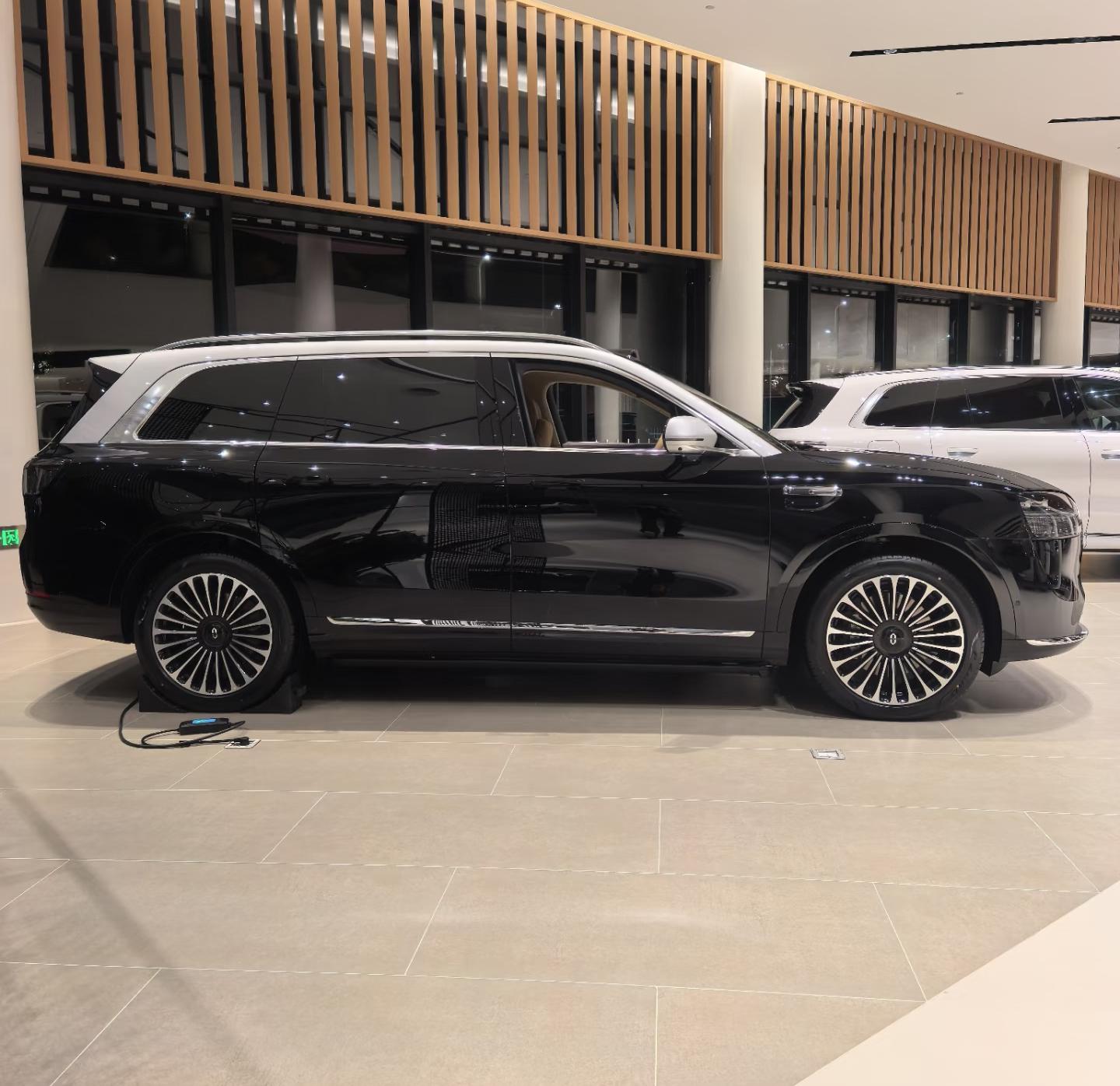 问界M9 Max与Ultra配置差异_问界M9增程版与纯电版对比_问界