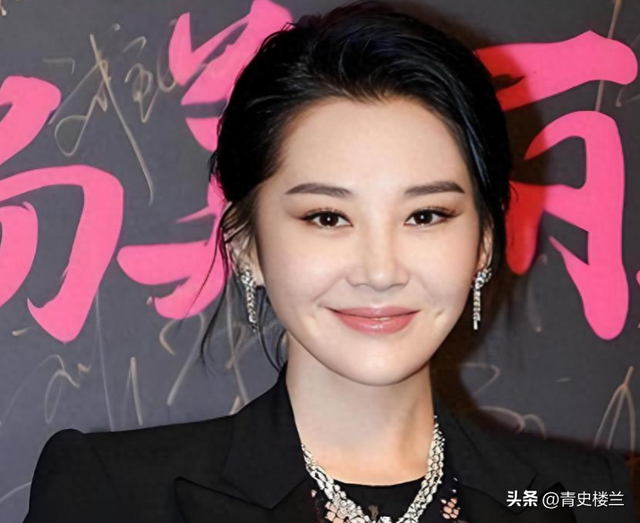 她一生 “风流成性、老少通吃”，撩汉无数，现如今56岁却依旧单身