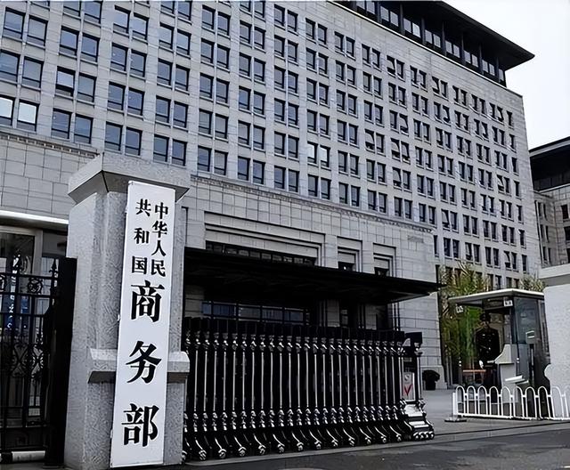 沉默一周后，高市早苗终于开口，质问中国：为什么只针对日本？