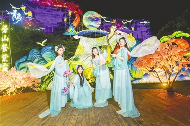 灯会众多福利获游客点赞：“半价逛灯会，太值了”“只来一次真是不够”