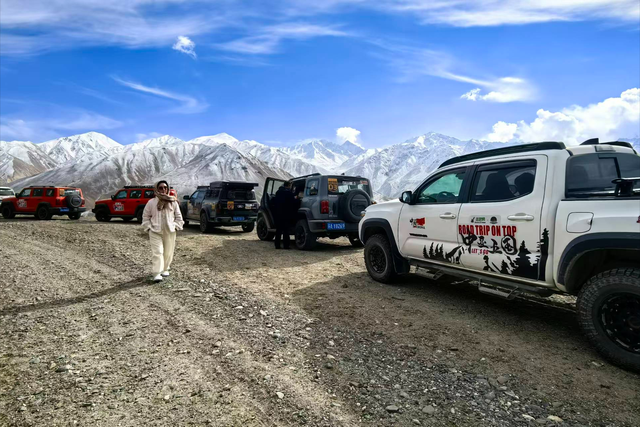 在阿富汗隔壁，这个鲜有游客的邻国，比瑞士还壮丽，国土全是山！