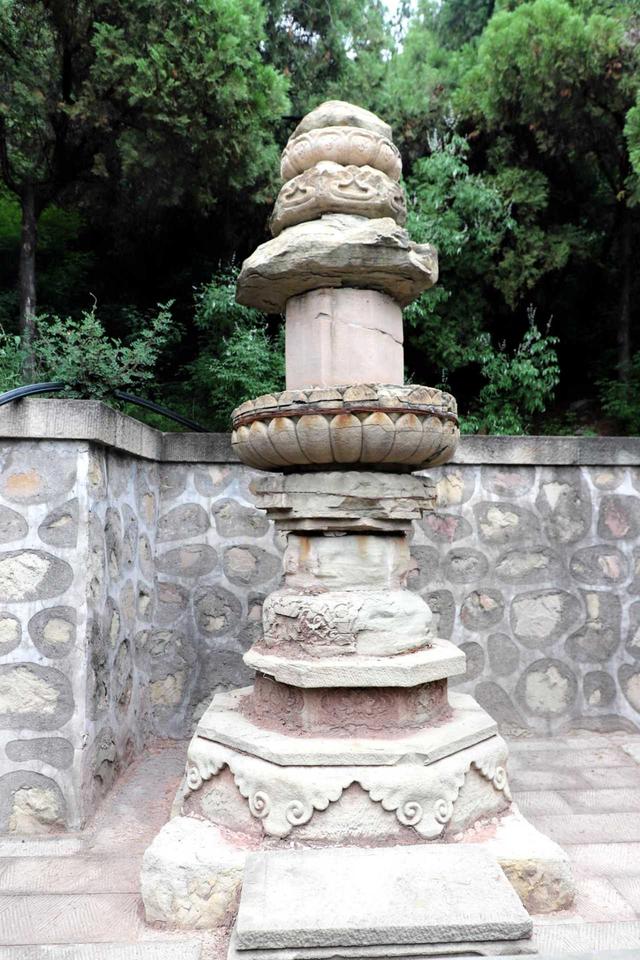 卦山天宁寺塔林——交城