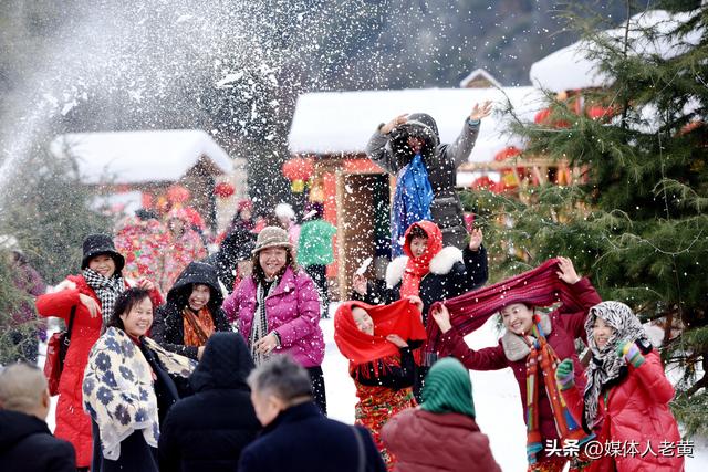 贵州六盘水：“南国雪乡”吸引各地游客打卡感受冬日浪漫与激情