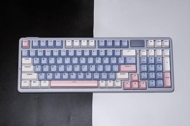 集手感和性价比一体的98键的雷柏V700 DIY-98机械键盘测评