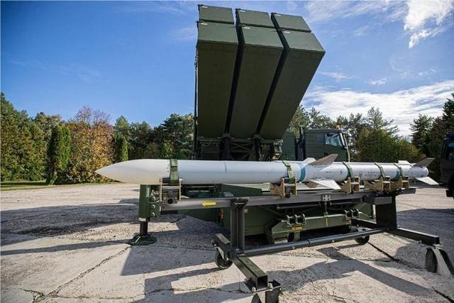 天皇亲自出山，日本对中国的反击正式开始，高市早苗憋出了一妙计