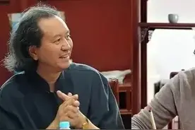 中书协主席孙晓云与国际书协刘正成书法对比，为刘的自信点赞图片