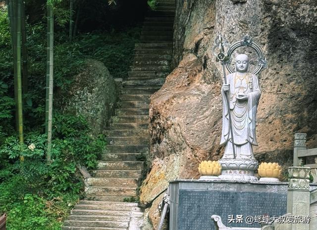 这座浙江千年古刹太震撼了，门票5元，藏在悬崖峭壁，一眼就爱上