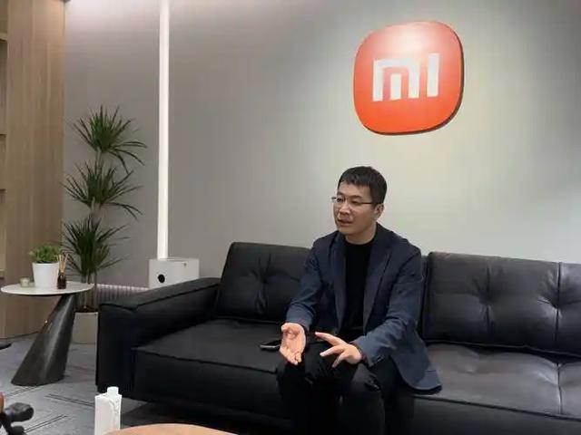 小米要进世界百强？卢伟冰揭秘：如何从苹果手里抢用户