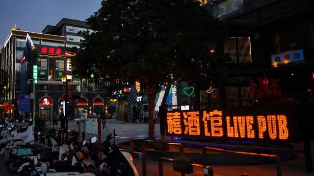 被这条街拿捏了！