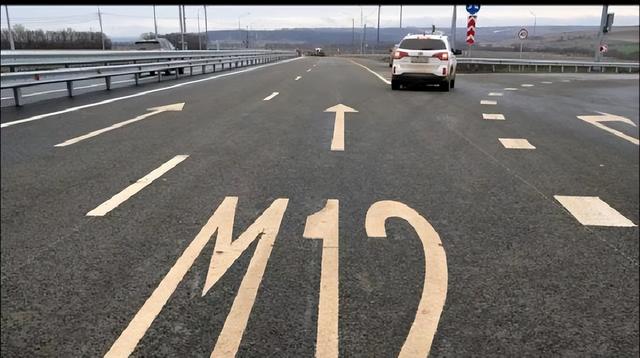 普京刚从印度回来，就收到坏消息：通往中国的铁路不得不叫停了！