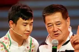 小沈阳演唱会翻车，现场有观众喊退票后离席，下跪致歉也于事无补图片