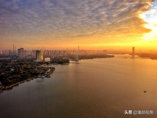 2025.11.13,日出蠡湖 ，霞光满天