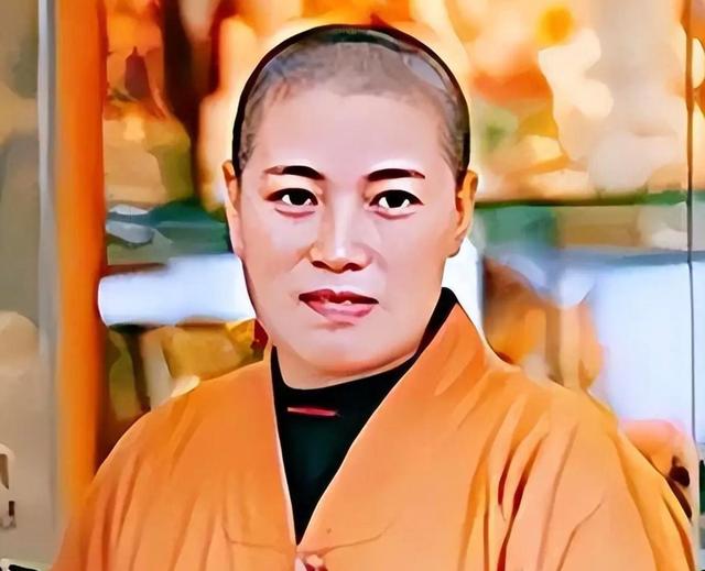 “风流尼姑”释智定落网，白天穿僧袍念经，晚上与和尚醉生梦死！