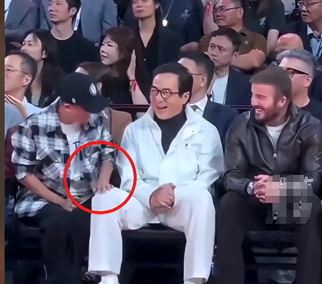 马云现在胖得像尊佛似的，看着是富贵相，真是越活越有“福相”