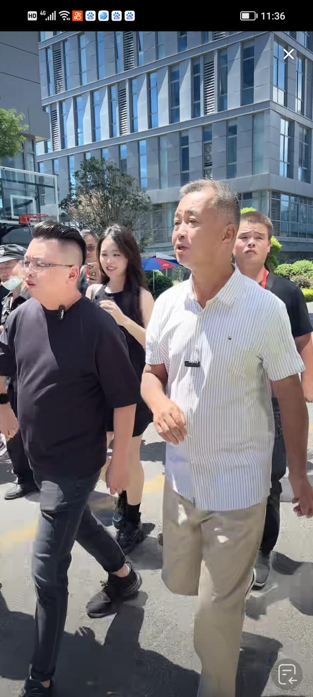 沈巍观察18：沈巍走访海杉文化、5808电商基地，笑称跟班叛变在即