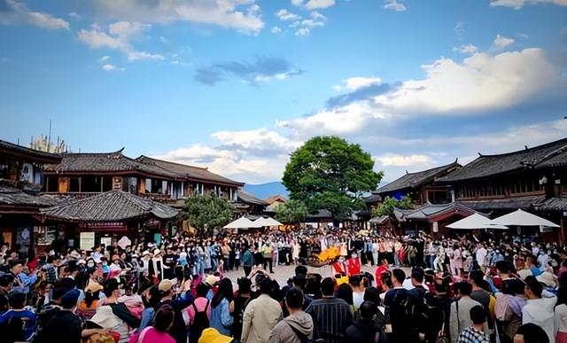 旅游界掀风波！15 景区违规被查，摆渡车沦为牟利工具游客苦不堪言