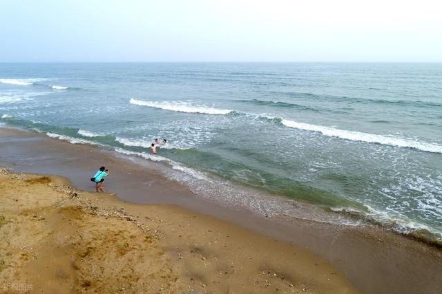 去广西海边小城过20度的暖冬！被严重低估的的防城港，人少清净