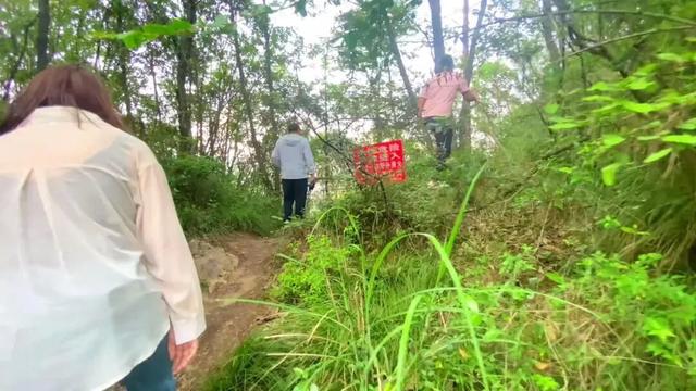 重庆乌江千米悬崖上的石门古寨，一般人不敢踏过寨门