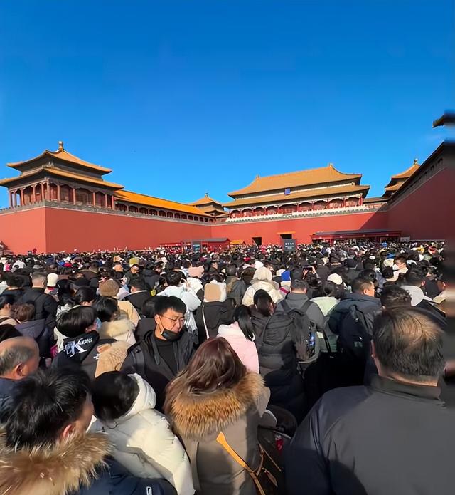 2025国庆出行报告：最堵高速、最挤景区TOP5出炉！你中招了吗？