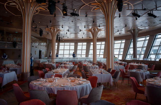 首发！等了一年多终于启航，我坐上了全世界“最快乐”的船