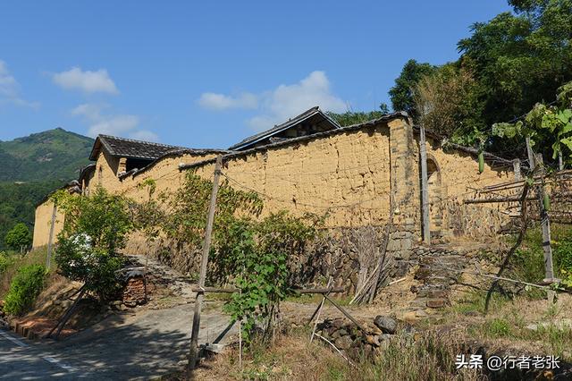走遍福建古村落，白云山下龙溪畔，一座“城堡式”百年古民居