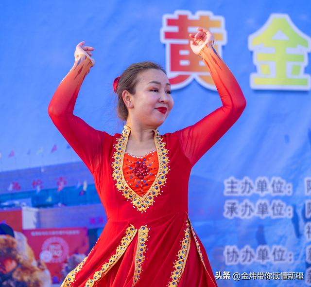 乌伦古湖黄金海岸景区借福海冬捕节分会场东风全力“添柴”冰雪游