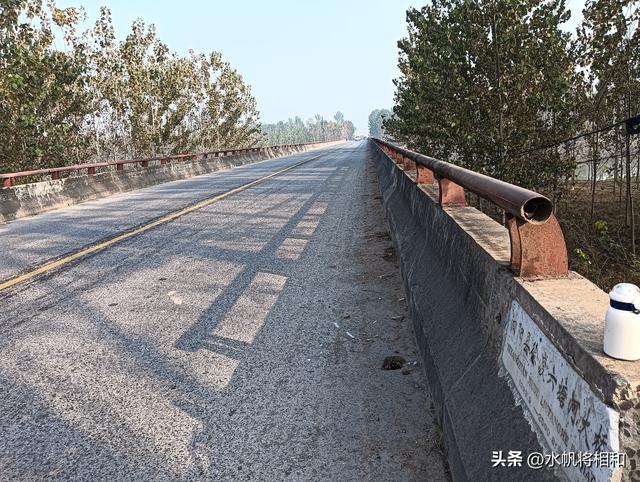 “家有一老，如有一宝”——这不，骑单车回老家看望94岁的妈妈！