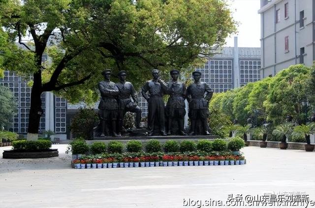 “南昌八一起义纪念馆”大门前实拍（江西之旅第廿二集）
