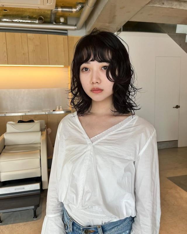 2025及肩发型推荐｜22款中短发修饰脸型灵感