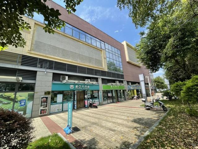 “逛公园”和“办日常”难以兼得？来这处地方，轻松搞定