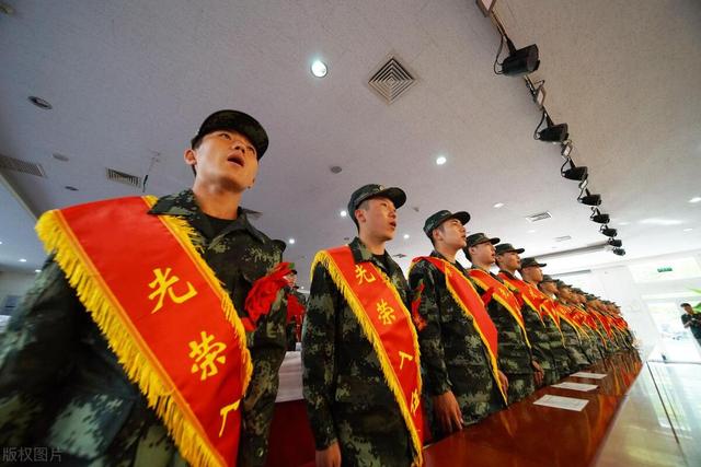 高中学历现在还能当兵吗？当兵的几率大不大？