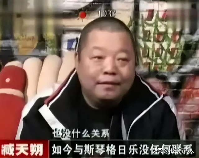 连上5次春晚，私下却和恩师同居怀孕被骗流产，如今56岁依旧单身